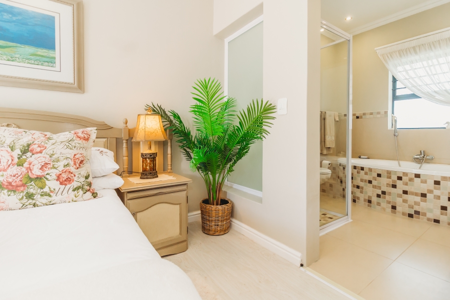3 Bedroom Property for Sale in Kraaibosch Country Estate Western Cape